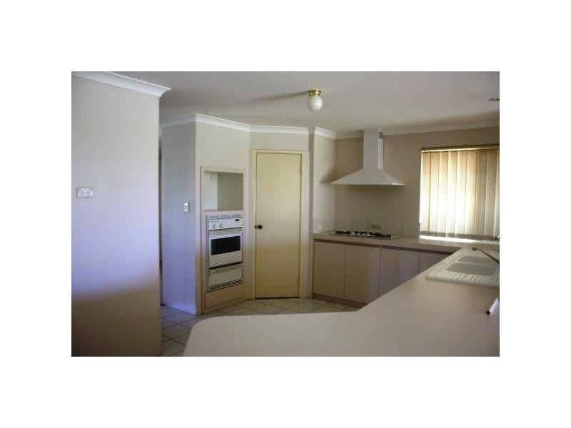 4 Raintree Rise, Marangaroo WA 6064