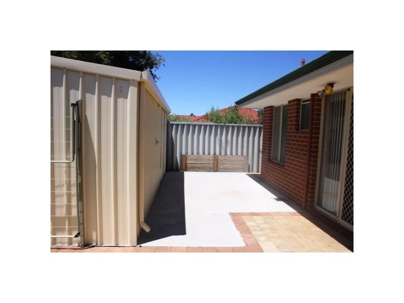 4 Raintree Rise, Marangaroo WA 6064