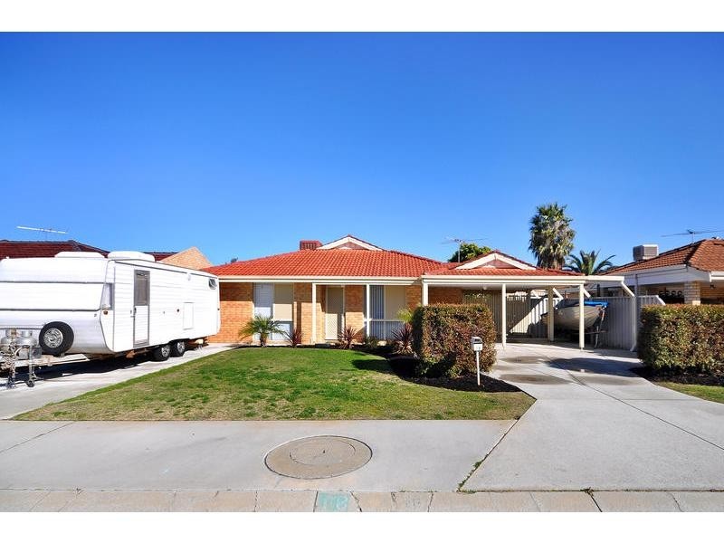 18 Parkin Way, Marangaroo WA 6064