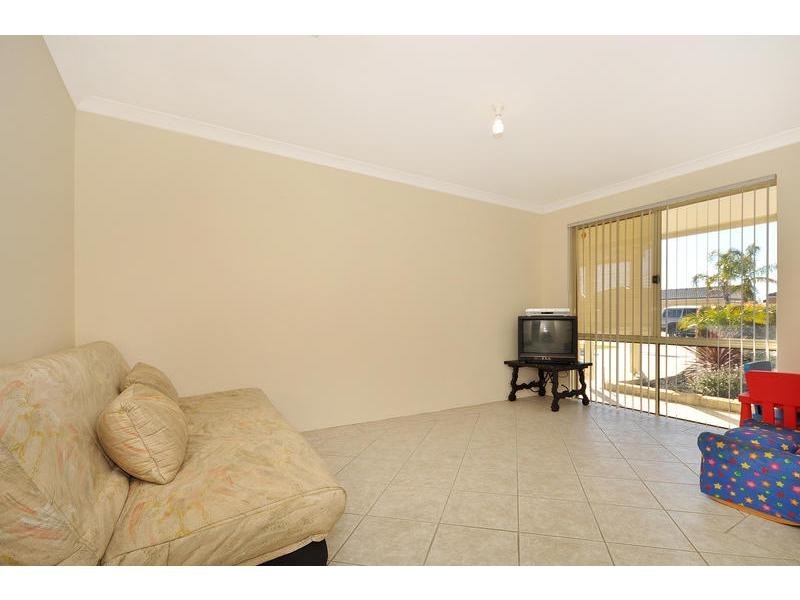 18 Parkin Way, Marangaroo WA 6064