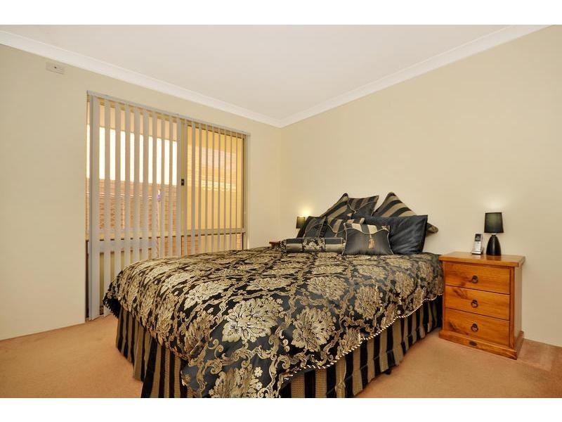 18 Parkin Way, Marangaroo WA 6064