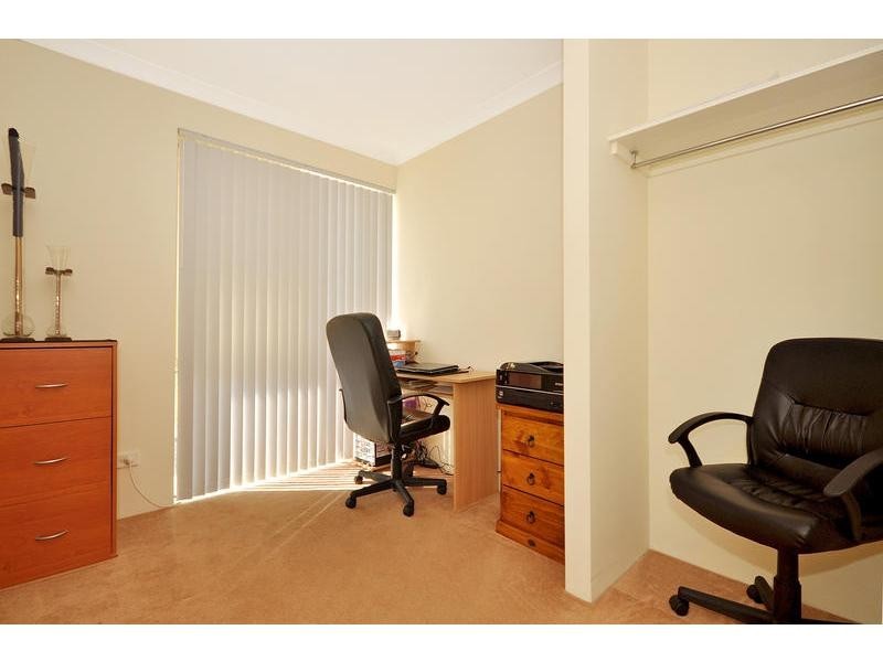18 Parkin Way, Marangaroo WA 6064