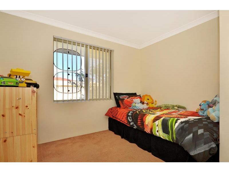 18 Parkin Way, Marangaroo WA 6064