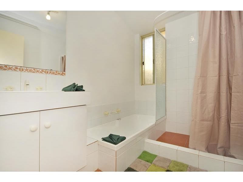 18 Parkin Way, Marangaroo WA 6064