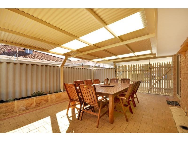 18 Parkin Way, Marangaroo WA 6064