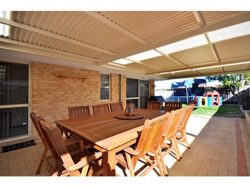 18 Parkin Way, Marangaroo WA 6064