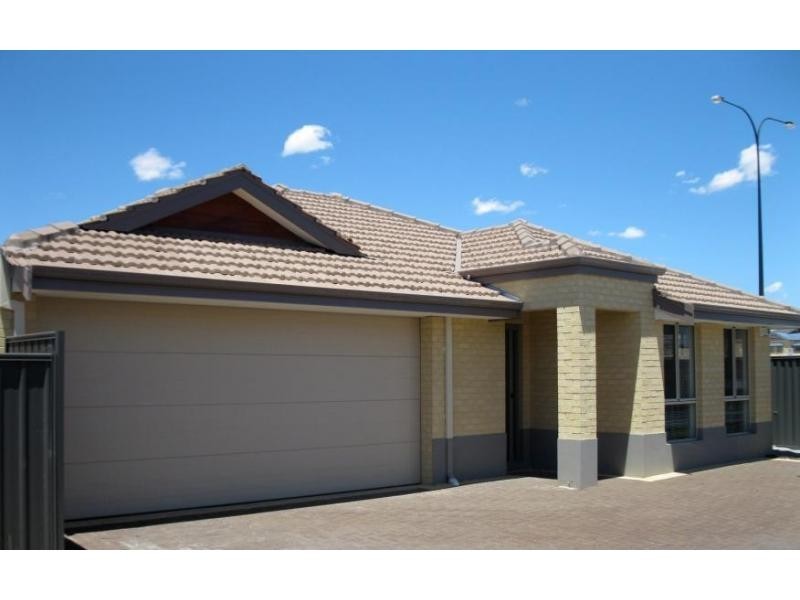 4/10 Dulegal Way, Aveley WA 6069