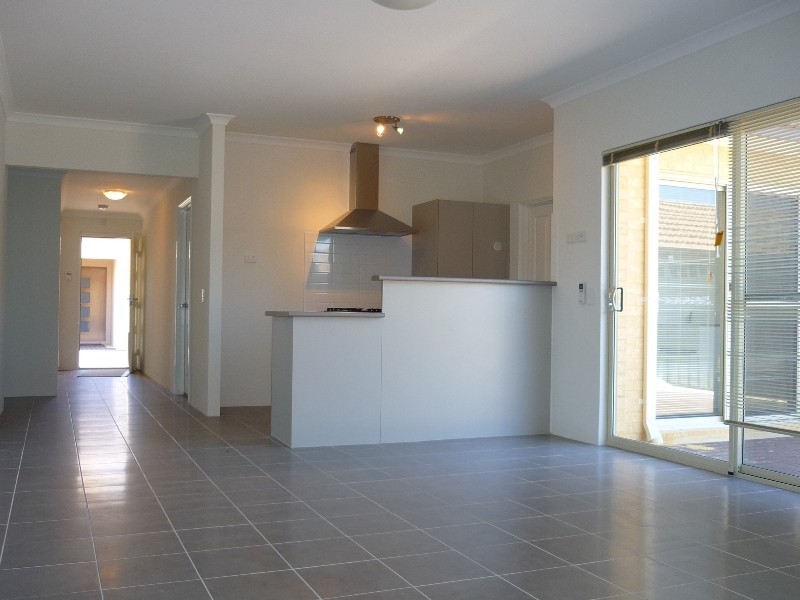 4/10 Dulegal Way, Aveley WA 6069