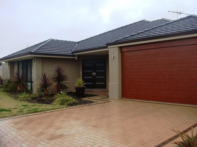 15 Firenze Loop, Landsdale WA 6065