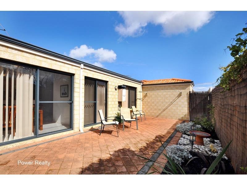 2/5 Vermont Street, Nollamara WA 6061