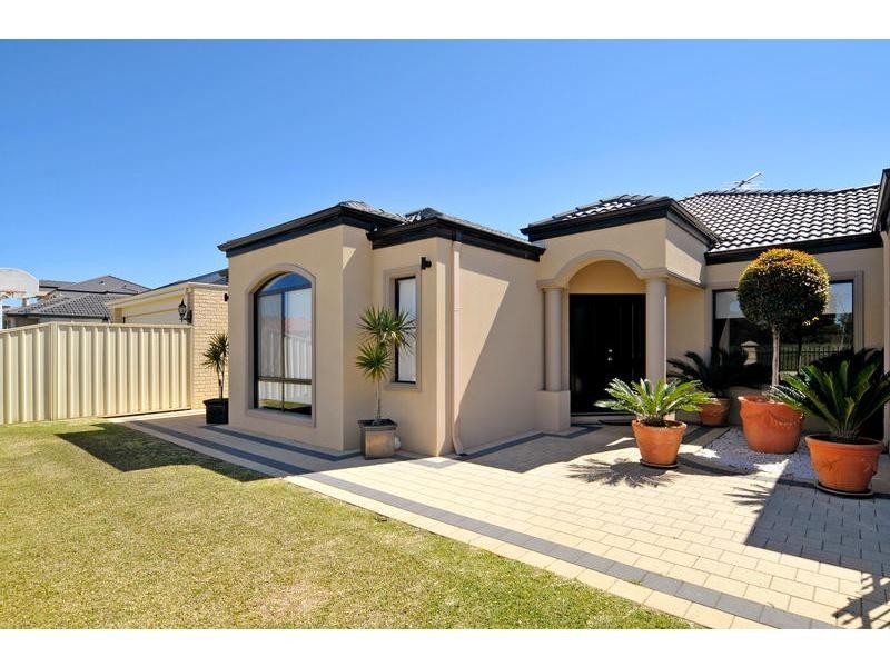 11 Landsdale Road, Darch WA 6065