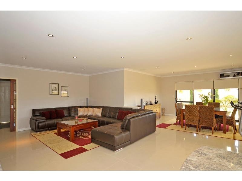 11 Landsdale Road, Darch WA 6065