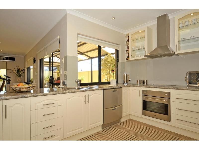 11 Landsdale Road, Darch WA 6065