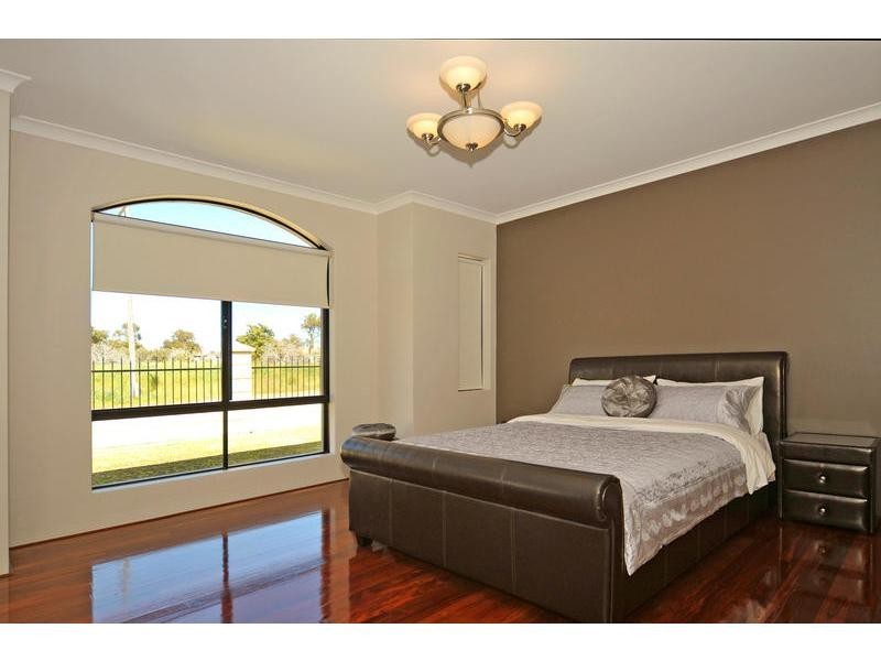 11 Landsdale Road, Darch WA 6065