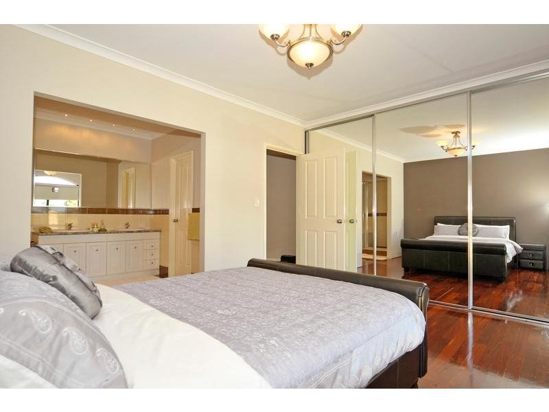 11 Landsdale Road, Darch WA 6065