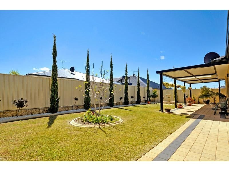 11 Landsdale Road, Darch WA 6065