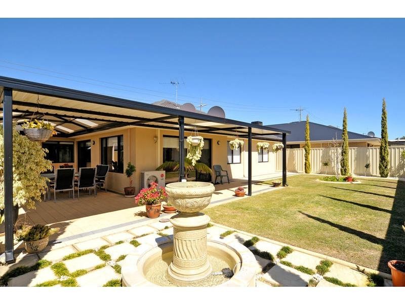 11 Landsdale Road, Darch WA 6065