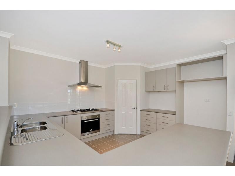 26 Vellum Loop, Aveley WA 6069