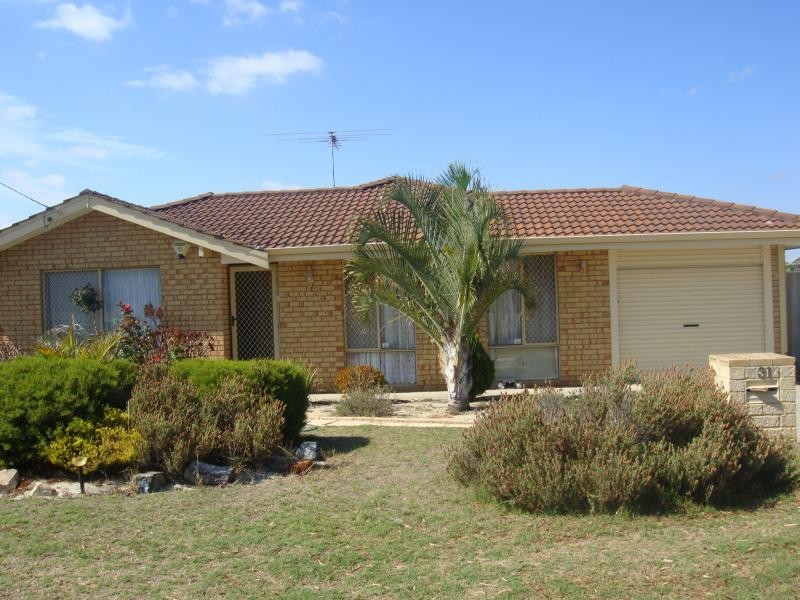 31 Bresnahan Place, Marangaroo WA 6064