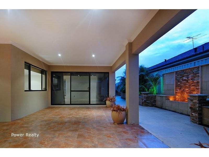 4 Fennell Rise, Darch WA 6065