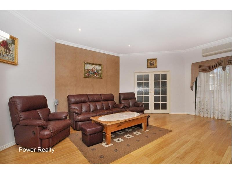 6 Roelands Place, Dianella WA 6059