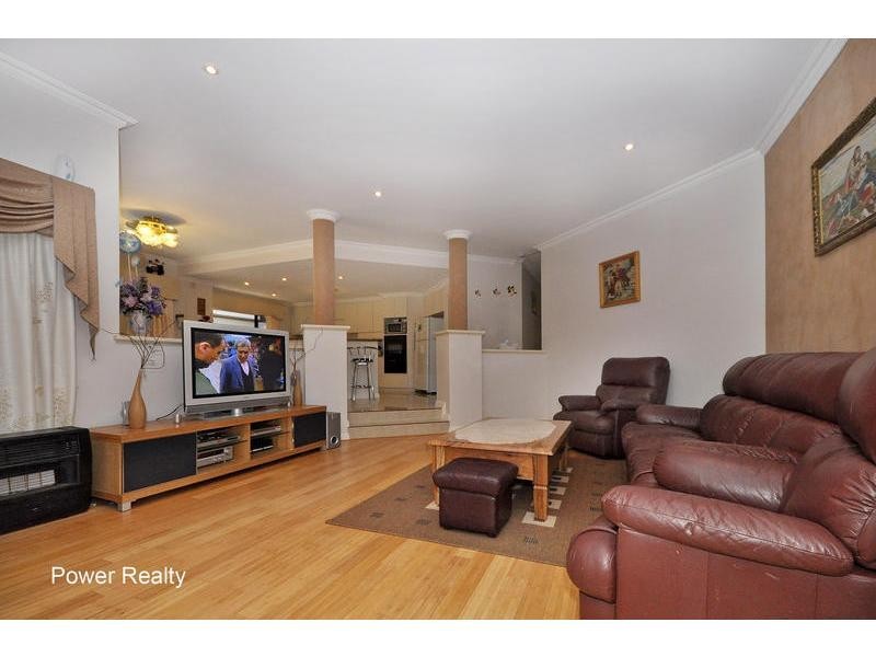 6 Roelands Place, Dianella WA 6059