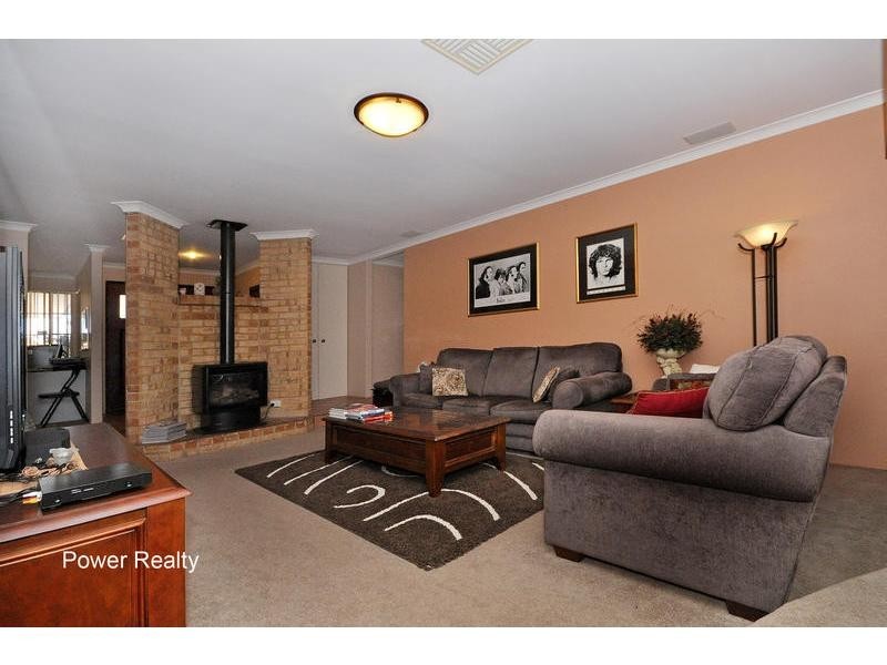 4 Wagtail Rise, Ballajura WA 6066