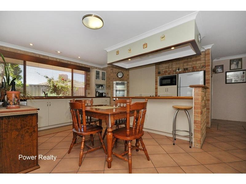 4 Wagtail Rise, Ballajura WA 6066