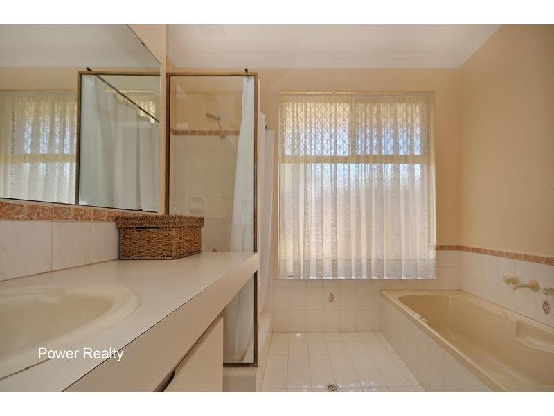 4 Wagtail Rise, Ballajura WA 6066