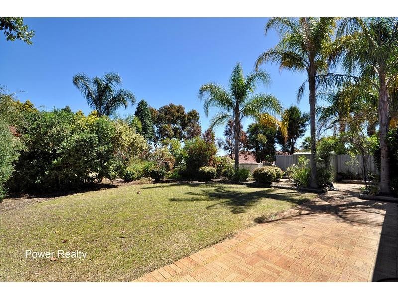 4 Wagtail Rise, Ballajura WA 6066