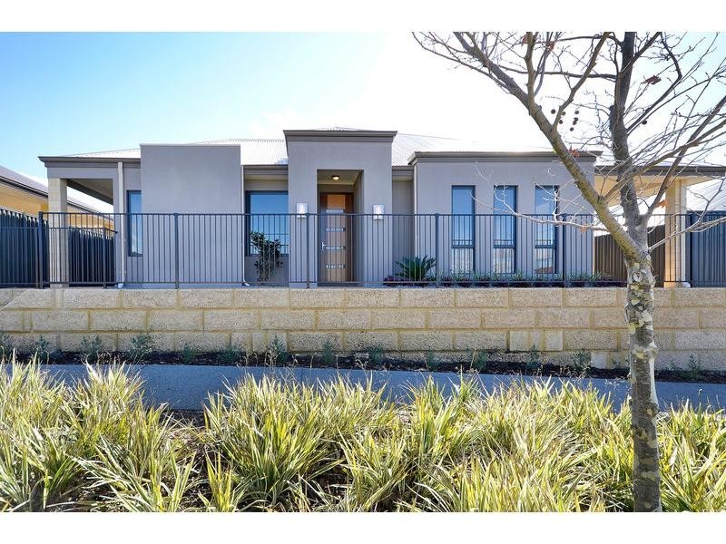 18 Vellum Loop, Aveley WA 6069