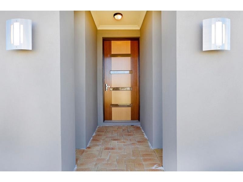 18 Vellum Loop, Aveley WA 6069