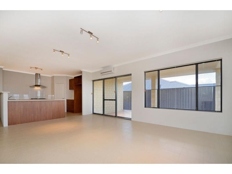 18 Vellum Loop, Aveley WA 6069