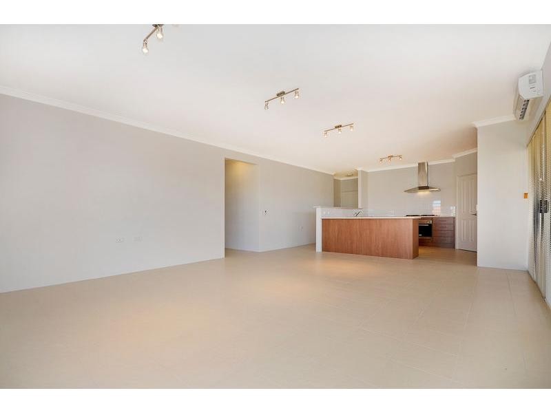 18 Vellum Loop, Aveley WA 6069