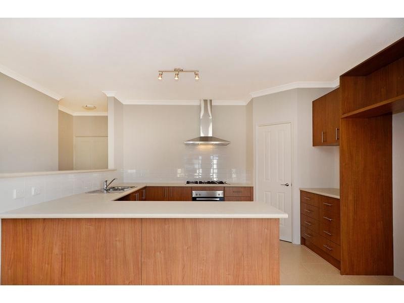 18 Vellum Loop, Aveley WA 6069