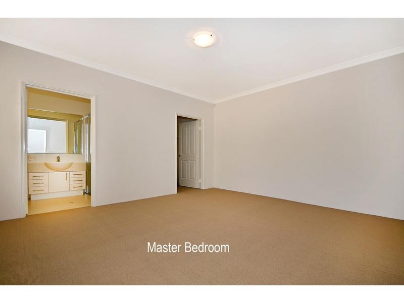 18 Vellum Loop, Aveley WA 6069