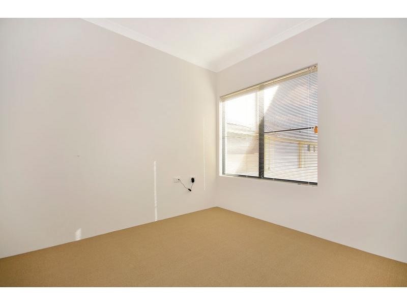 18 Vellum Loop, Aveley WA 6069