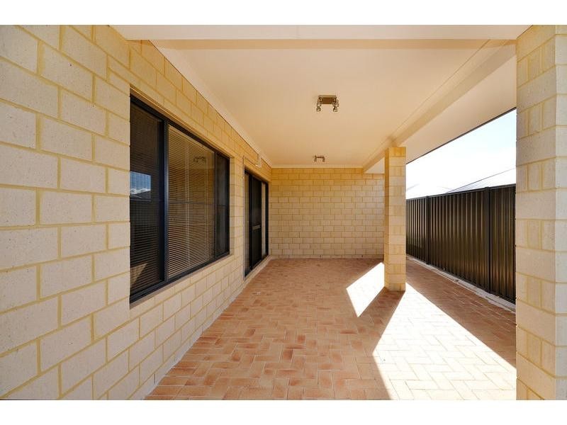 18 Vellum Loop, Aveley WA 6069