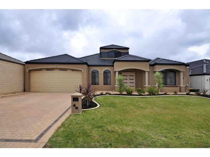 42 Tissington Drive, Darch WA 6065