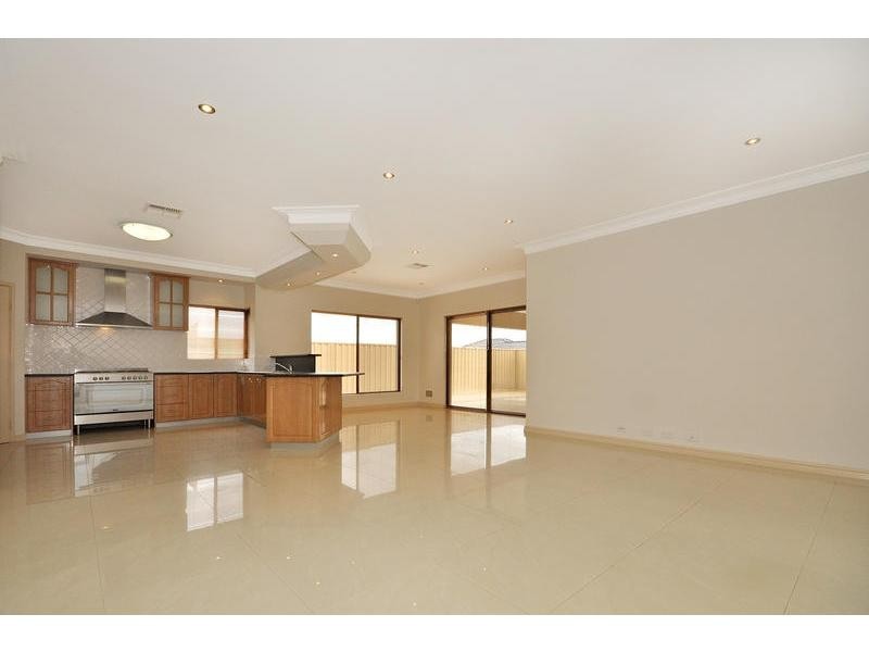 42 Tissington Drive, Darch WA 6065