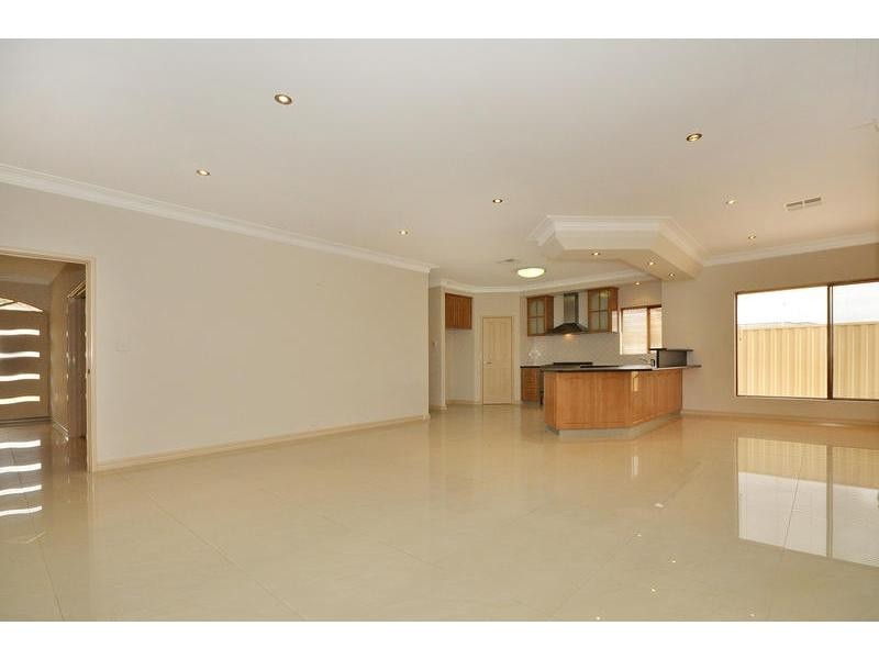 42 Tissington Drive, Darch WA 6065