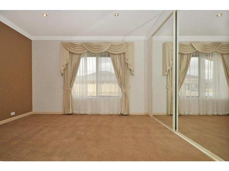 42 Tissington Drive, Darch WA 6065