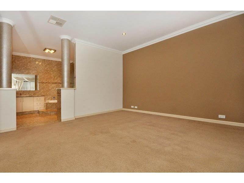 42 Tissington Drive, Darch WA 6065