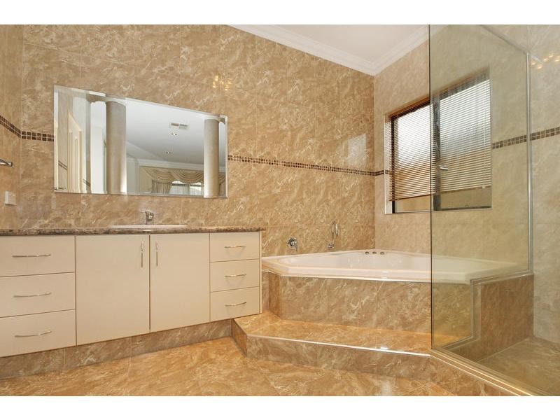 42 Tissington Drive, Darch WA 6065