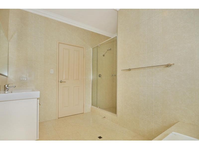 42 Tissington Drive, Darch WA 6065