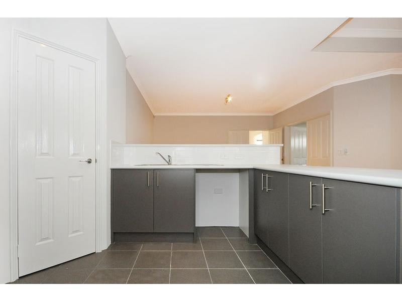 28 Vellum Loop, Aveley WA 6069