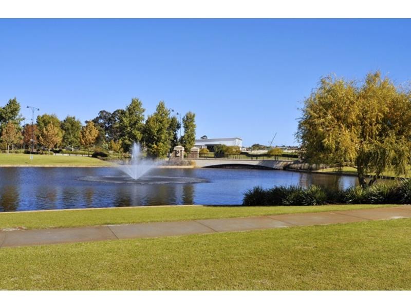 28 Vellum Loop, Aveley WA 6069