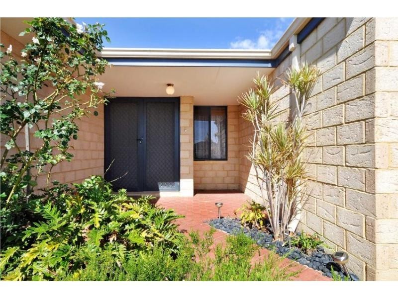 28 Esmerelda Pass, Darch WA 6065