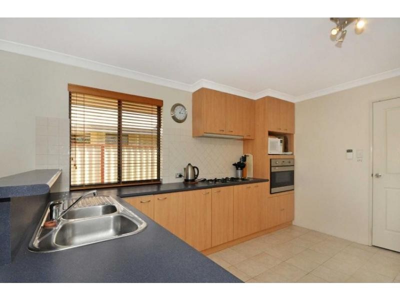 28 Esmerelda Pass, Darch WA 6065