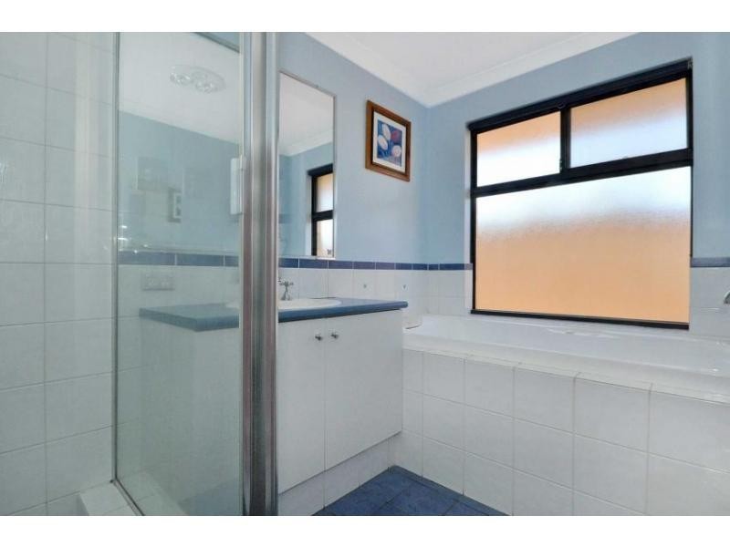 28 Esmerelda Pass, Darch WA 6065